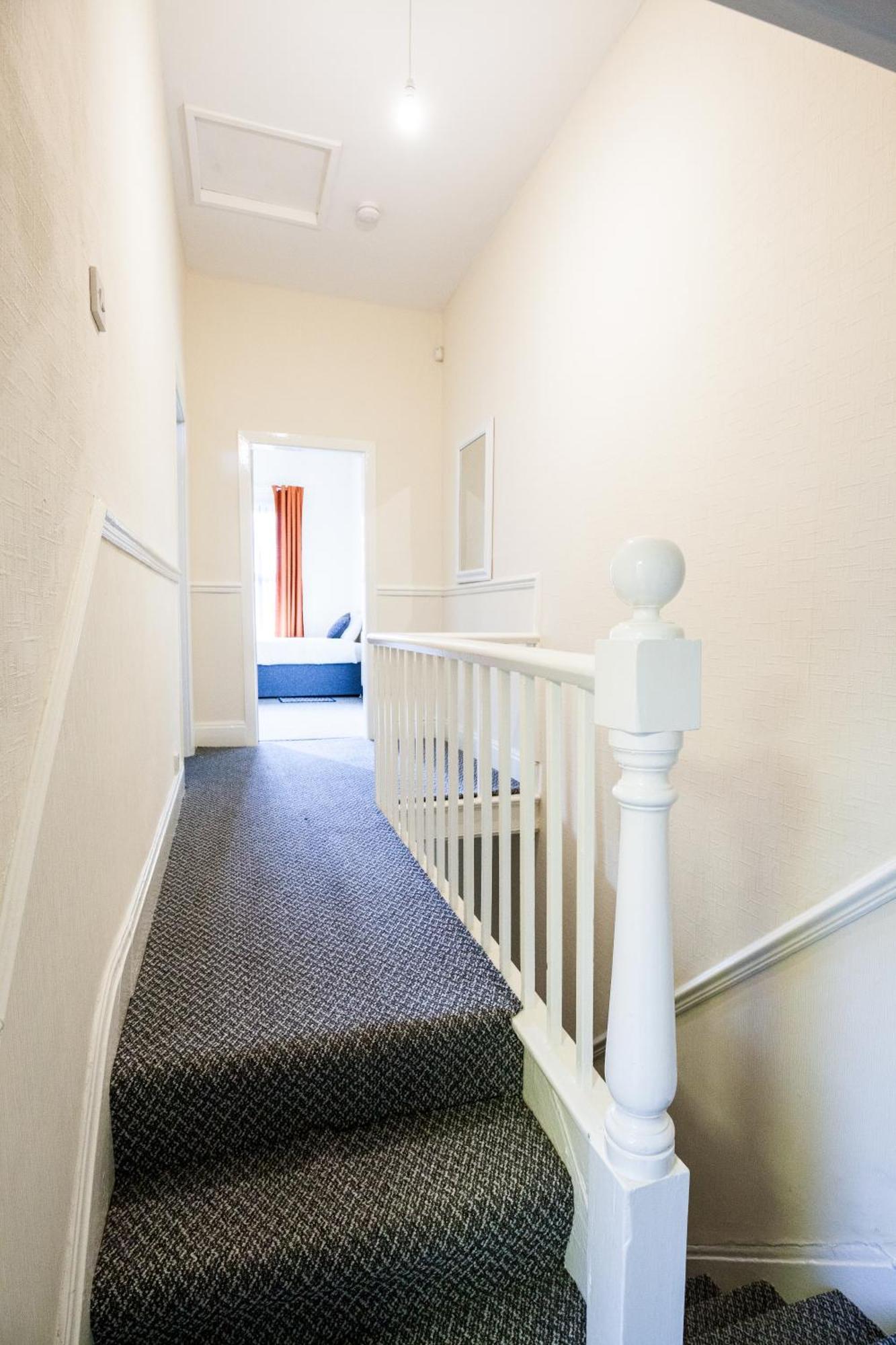 Divine Accommodation Liverpool Exteriör bild