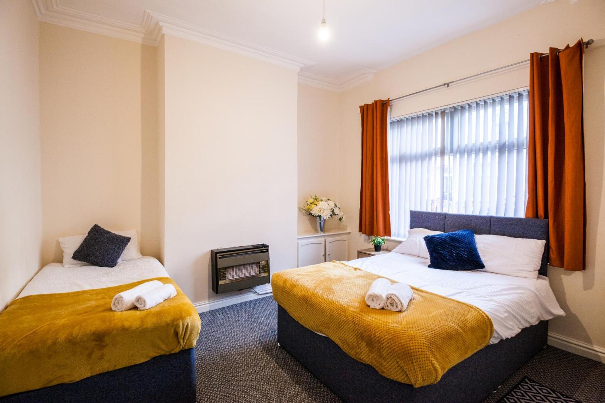 Divine Accommodation Liverpool Exteriör bild